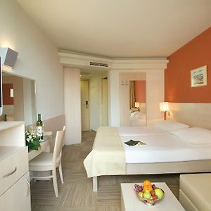 Room 21